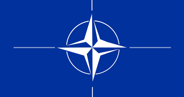 НАТО засилва позициите си.Скандинавският военен неутралитет пада през май. Финландия и