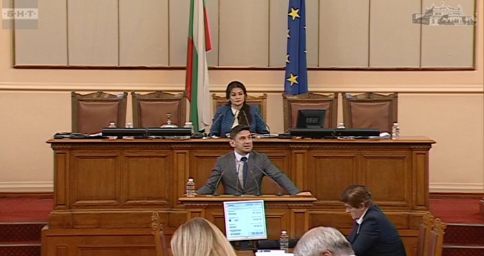 Халил Летифов от ДПС излезе също на парламентарната трибуна днес: Не