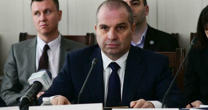 Министърът на регионалното развитие и благоустройството Гроздан Караджов говори по