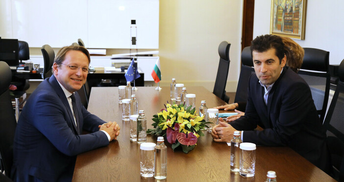 Работна среща проведе днес премиерът на България с еврокомисаря по