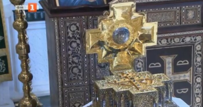 Свещената реликва пристигна в Гигинския манастир от Света гора а