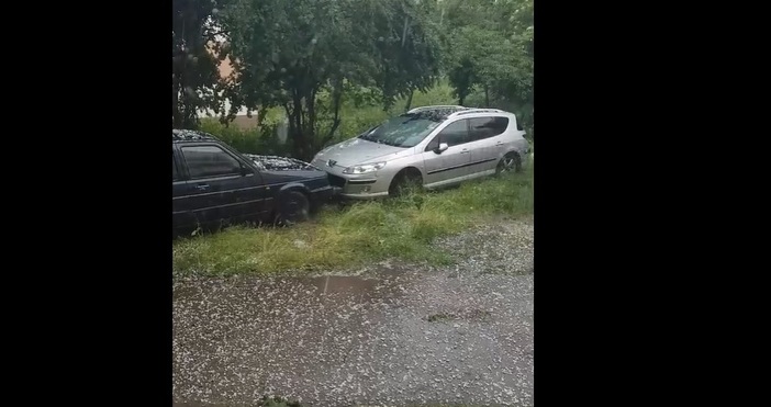 Силна буря връхлетя села около Кюстендил и Девин, съобщава Нова