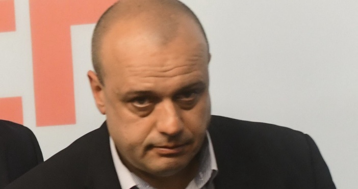 Министърът на туризма Христо Проданов заяви по време на парламентарния