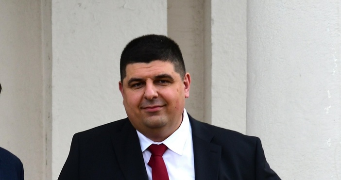 Изказването на Бойко Борисов за бежанците е лицемерно Това заяви Ивайло Мирчев депутат