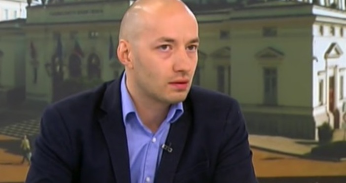 Политологът Димитър Ганев посочи няколко варианта за бъдещето на управлението Тази