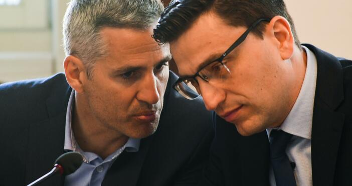 Председателят на ПГ на Продължаваме промяната Андрей Гюров даде първо