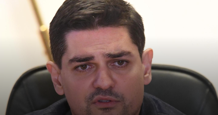 Втора оставка на министър в днешния ден Радостин Василев от