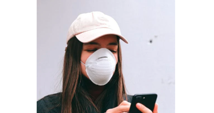 Защитните маски в обществения транспорт в и в здравните заведения