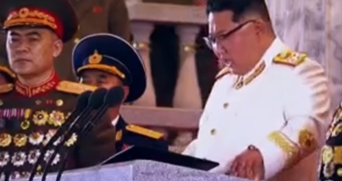 Лидерът на Северна Корея Ким Чен Ун дари личните си лекарства на
