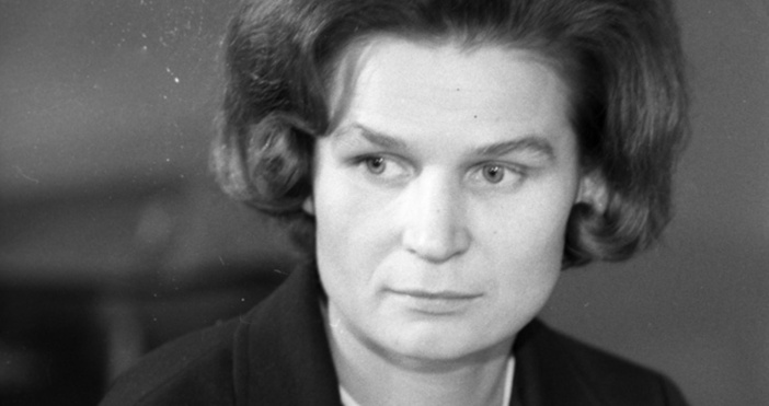 На 16 юни 1963 г. Валентина Терешкова става първата жена,