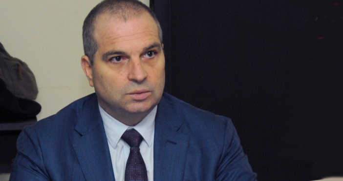 Регионалният министър е подал сигнал в прокуратурата за пътните ремонти  Става