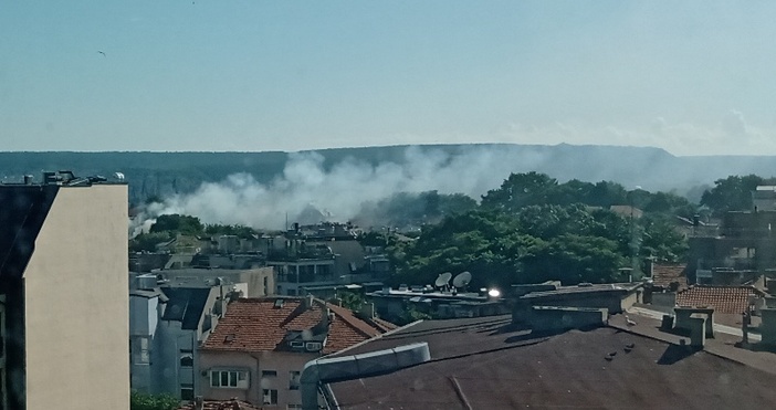 Читатели на Петел изпратиха снимки на гъст дим над центъра