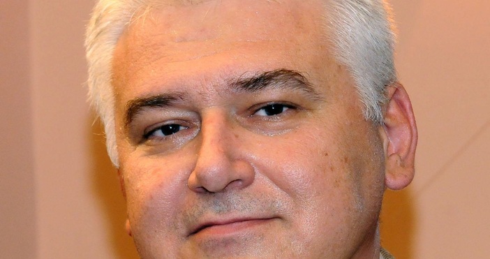 Служебният кабинет на Румен Радев е готов, смята преподавателя по