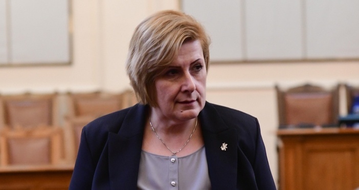 Депутатката от Възраждане Елена Гунчева ще пропусне вота на недоверие