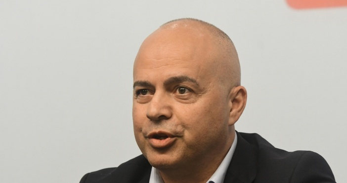 Депутатът на БСП Георги Свиленски призова колегите си от новосформираното