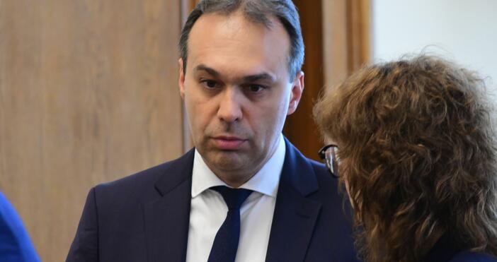 Военният министър в оставка Драгомир Заков определи като спекулации твърденията