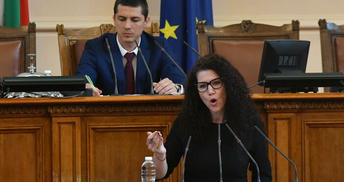 Вицепремиерът по ефективно управление в оставка Калина Константинова коментира актуалната