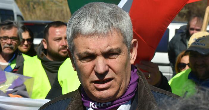 КНСБ протестира пред парламента с искане за увеличение на минималната