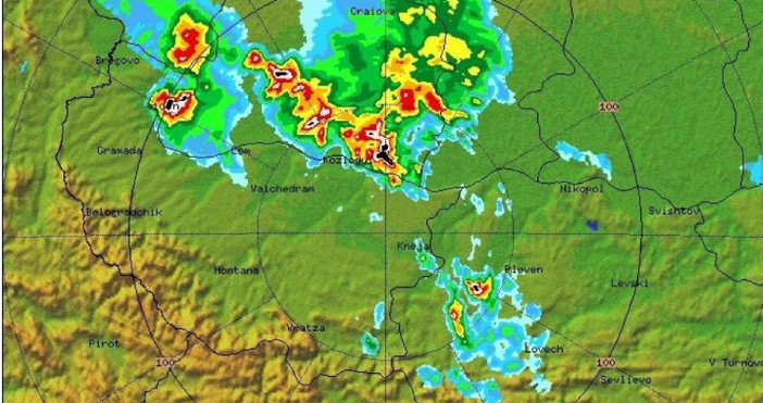 Опасното време у нас продължава Две опасни бури удрят Северозападна България