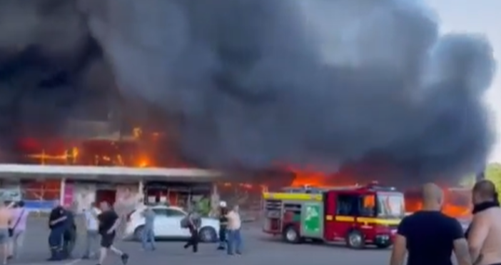 Светът осъди взривяването на мол в Украйна Продължава издирването на оцелели