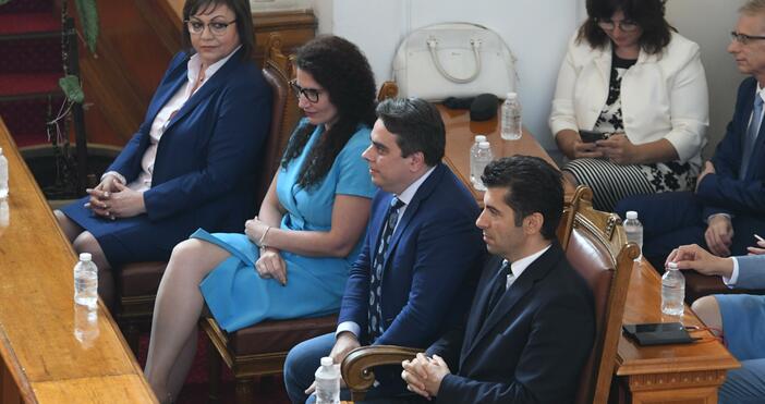 Вицепремиерът и министър на икономиката в оъставка Корнелия Нинова похвали