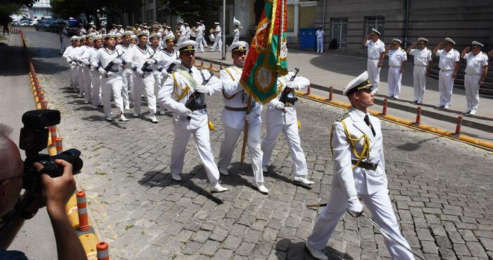 Снимки В щаба на Военноморските сили се проведе военен ритуал