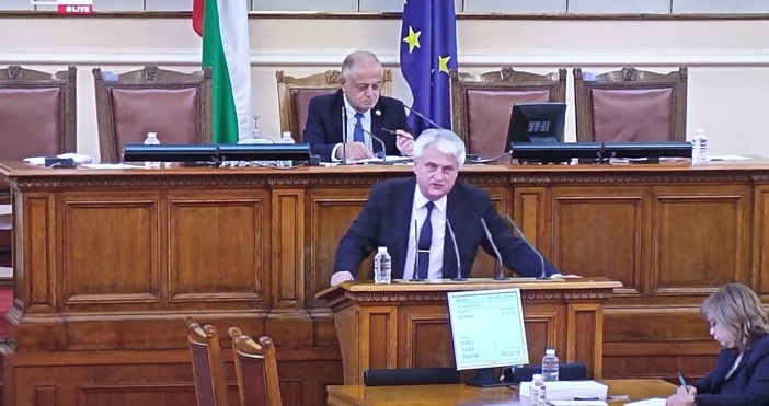 Бойко Рашков бе на парламентарен контрол днес в Народното събрание.
