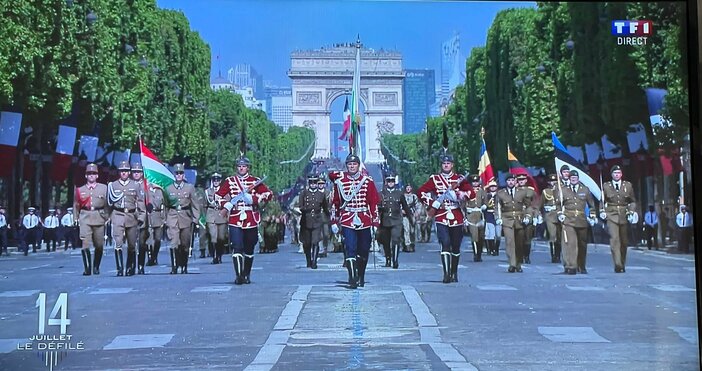 Стоп кадър ТФ1Българския флаг е най отпред на военния парад в