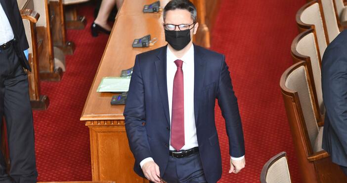 Кристиян Вигенин от БСП и Данаил Митов от ГЕРБ бяха