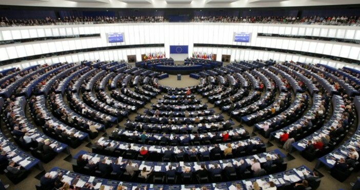 Български евродепутат е във вихъра на набиращ скорост международен шпионски