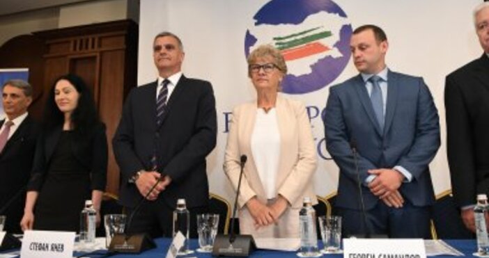 Партията на Янев стартира с регистрацията  Партия Български възход внесе документи