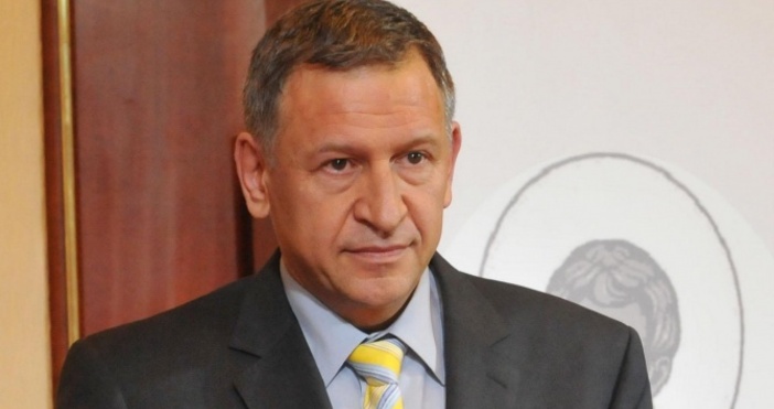 5000 лева глоба наложи КПКОНПИ на бившия здравен министър Стойчо
