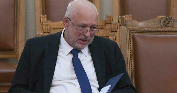 Бившият служебен културен министър проф. Велислав Минеков не даде добраоценка