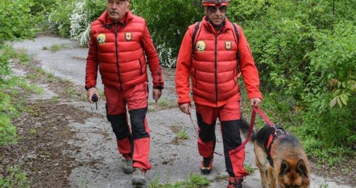 Спасителите търсят мъж, пропаднал в Невестината пропаст  във Врачанския Балкан. 