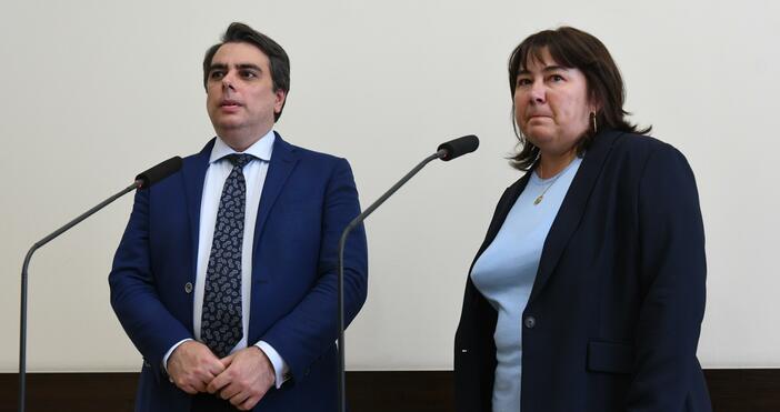 Асен Василев предаде държавните финанси в ръцете на Росица Желева,