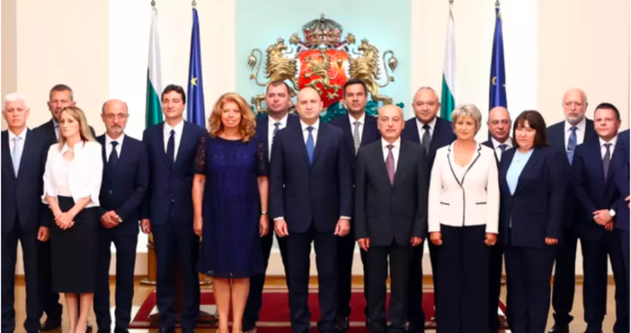 Служебният кабинет се събира днес за първото си заседание в