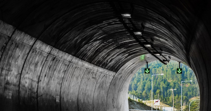 100 000 лева са нужни за осветлението на Железница Тунелът потъна