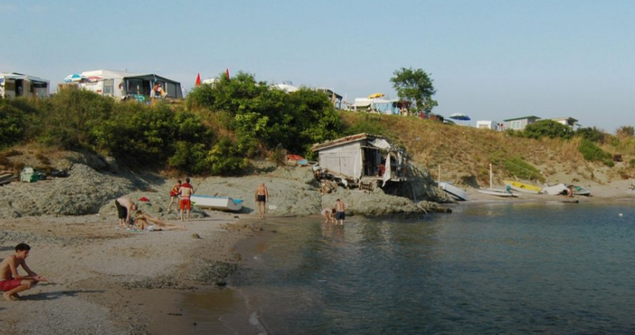 Отмарящите на плажа в известен български курорт бяха неприятно изненадани  Противопехотна