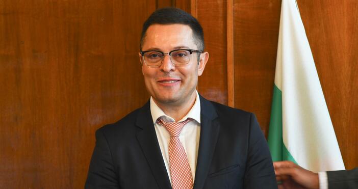 Служебният кабинет отпуска 735 милиона лева за малките и средните