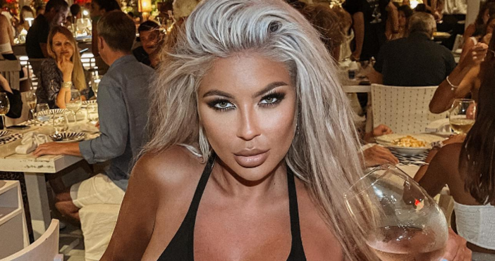 Макар да сме свикнали да виждаме селфита от екзотични места