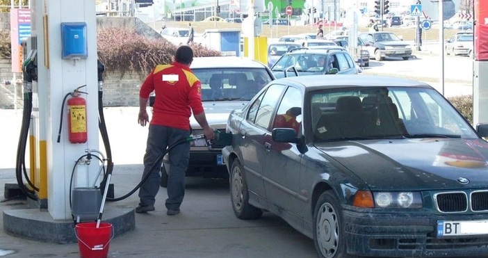 Парадоксално потреблението на горива не намалява в България въпреки повишението