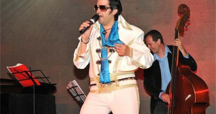 Цветелин Атанасов по известен като Цецо Елвиса е български певец