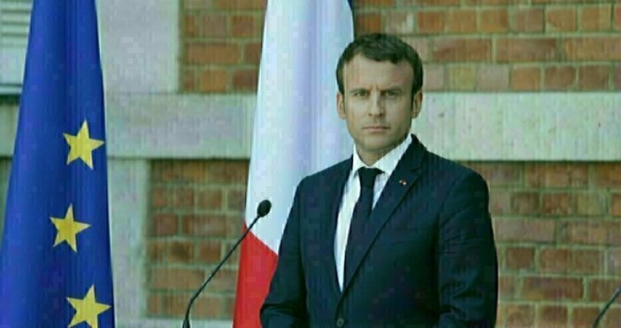 Френският президент Еманюел Макрон прие предложението на алжирския президент Абделмаджид Теббун да
