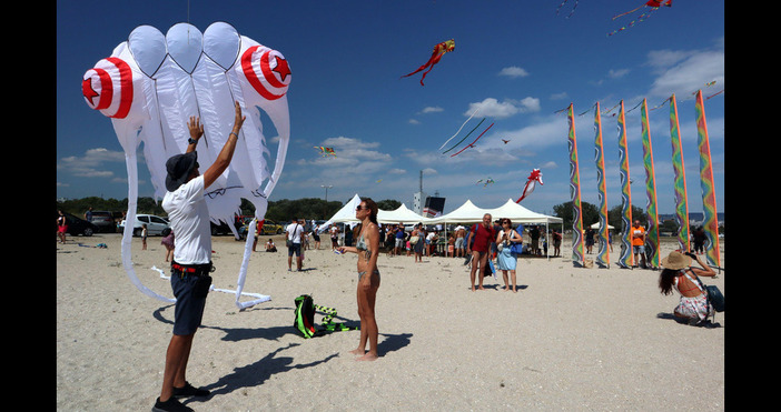 Десетото издание на Фестивала на хвърчилата Въздушни чудеса“ ще събере