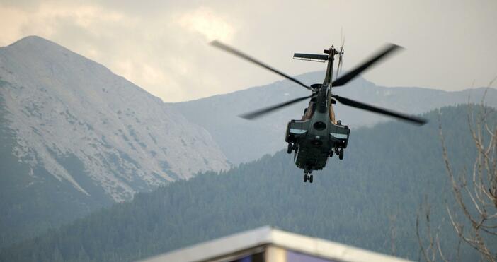 Снимки: Военен хеликоптер бе вдигнат по спешност заради тежък инцидент,