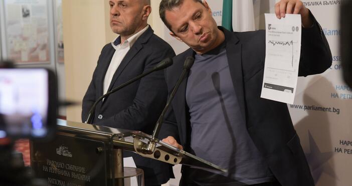 Делян Добрев от ГЕРБ покани Асен Василев и Кирил Петков