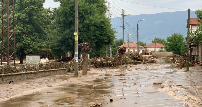 снимки МРРБИма огромни поражения паднали мостове които държавата ще възстанови