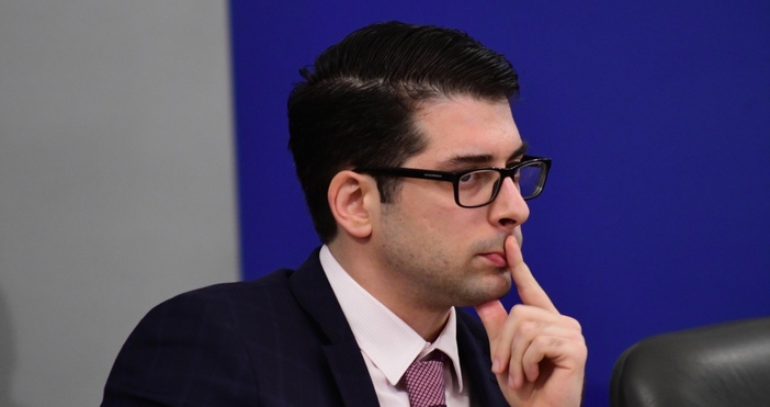 Според министър Пеканов няма да се налага да връшаме средства