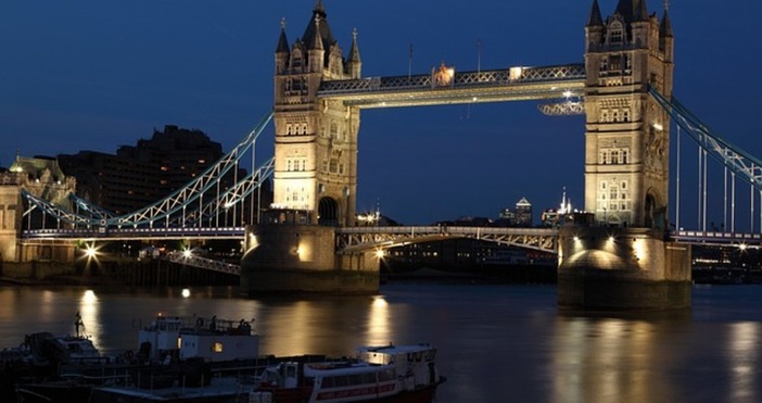 Във Великобритания проучване на Обзървър показва че колкото повече гласуващите