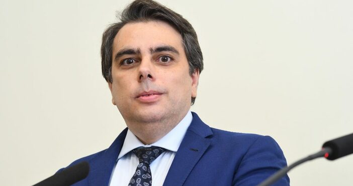 Асен Василев отговори на президента за цените на горивата Съпредседателят на
